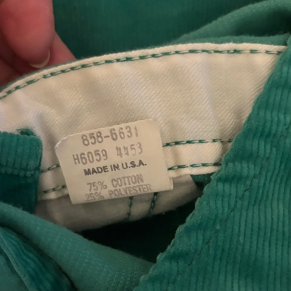 Vintage OshKosh B'gosh Kids Green  Corduroy Overalls Sz 6/9 Months - Picture 9 of 10